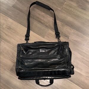 TUMI Vintage Black Leather Garment/ Suit Tri Fold Expandable Travel Bag